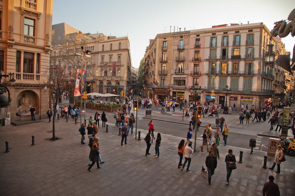 Hostal Paris Barcelona Bagian luar foto