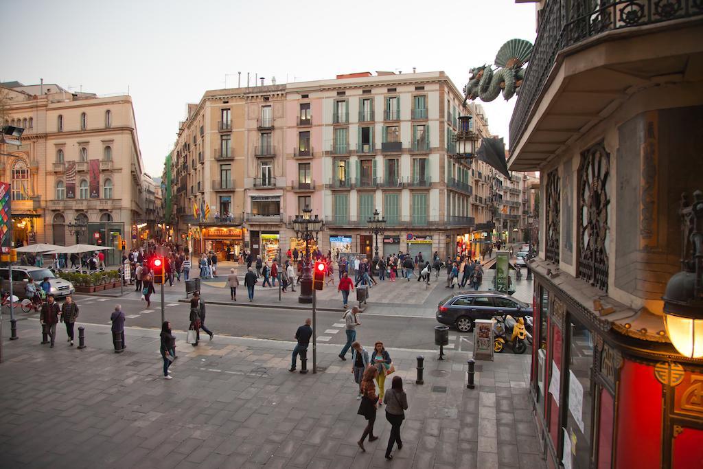 Hostal Paris Barcelona Bagian luar foto