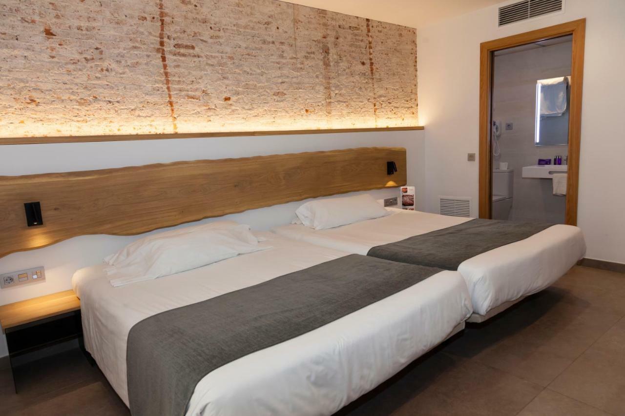 Hostal Paris Barcelona Bagian luar foto