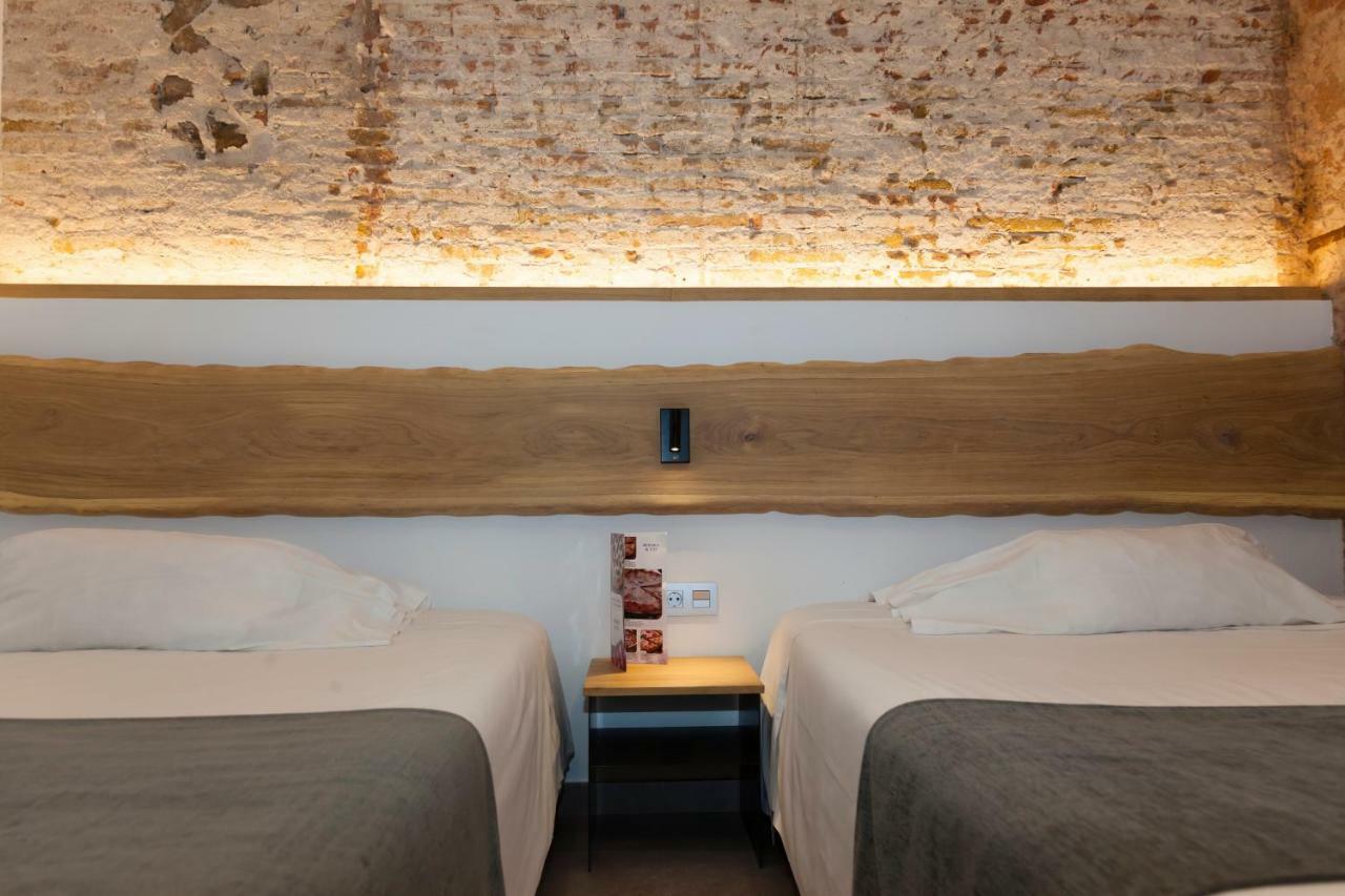 Hostal Paris Barcelona Bagian luar foto