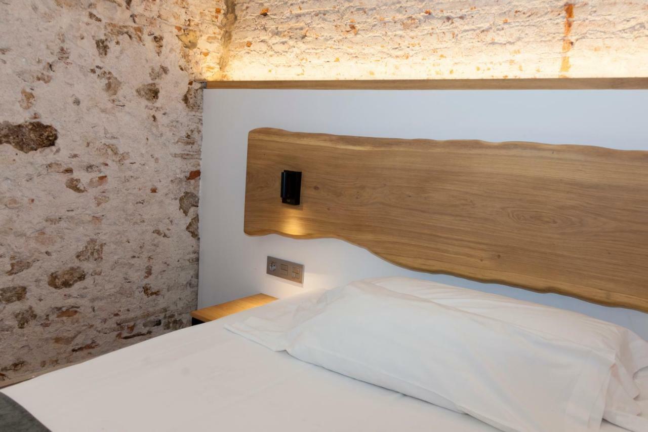 Hostal Paris Barcelona Bagian luar foto