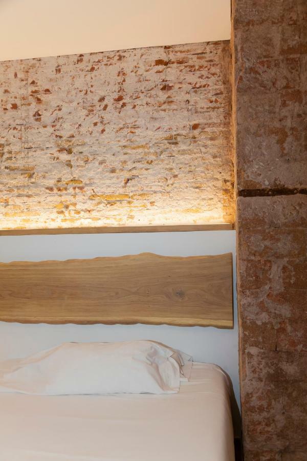 Hostal Paris Barcelona Bagian luar foto