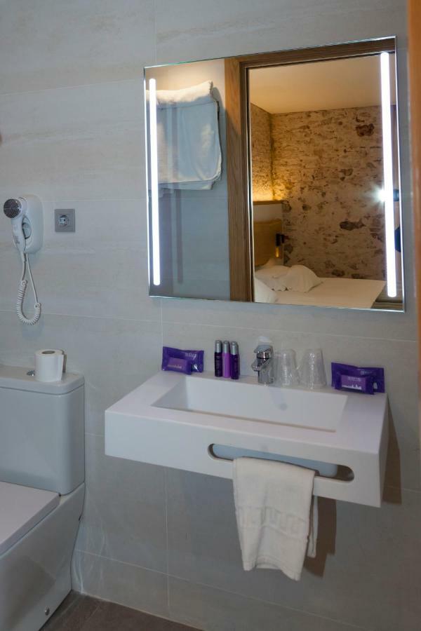 Hostal Paris Barcelona Bagian luar foto