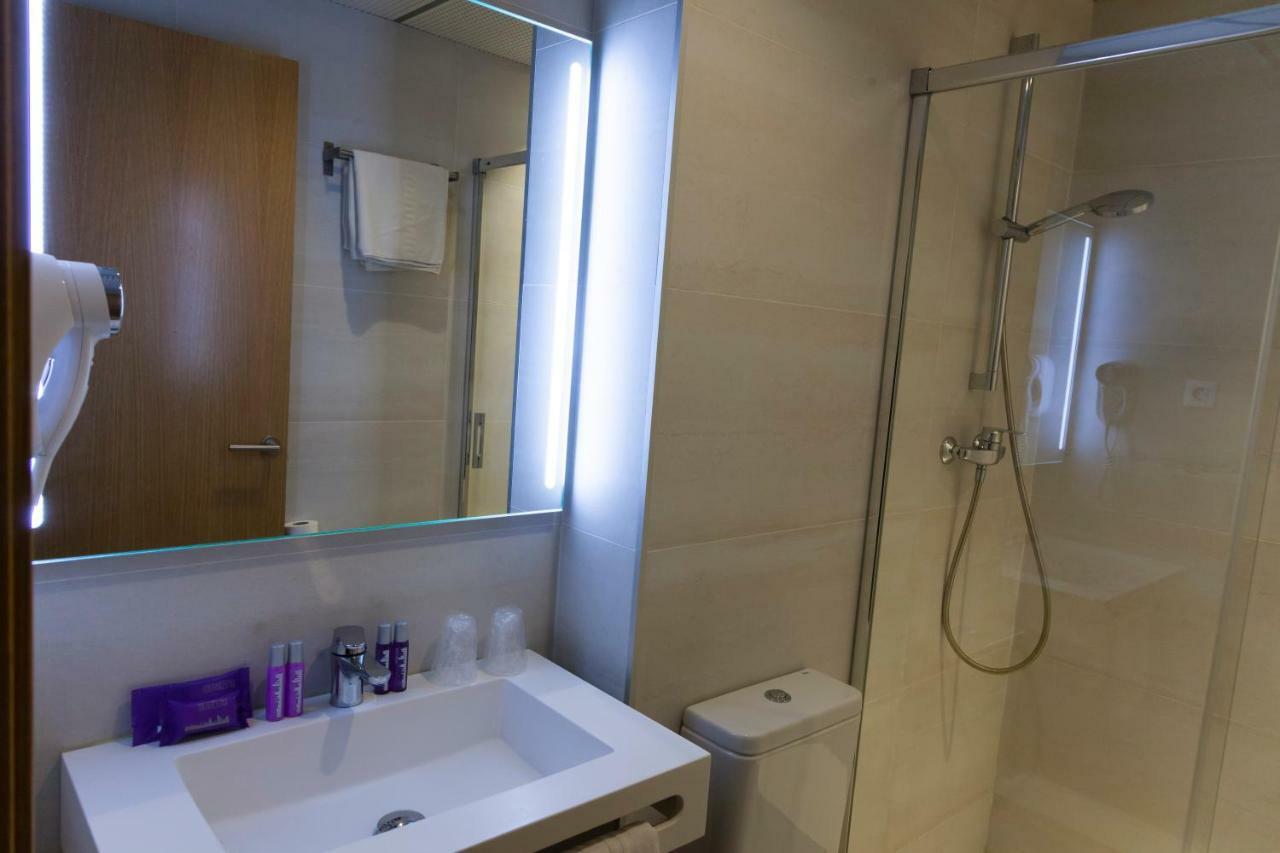Hostal Paris Barcelona Bagian luar foto