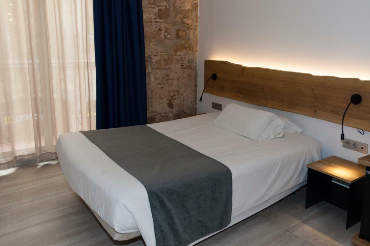 Hostal Paris Barcelona Bagian luar foto