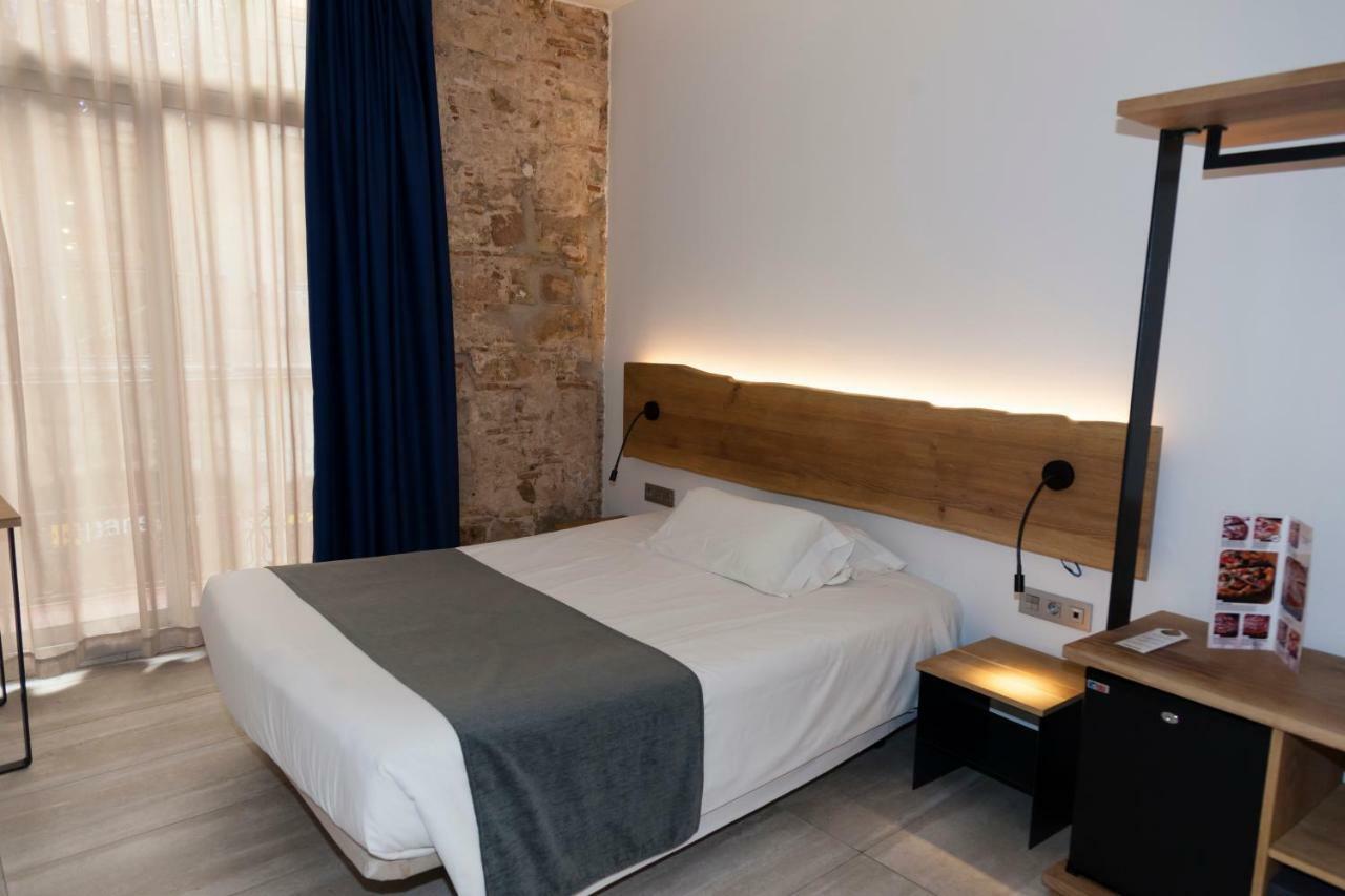 Hostal Paris Barcelona Bagian luar foto