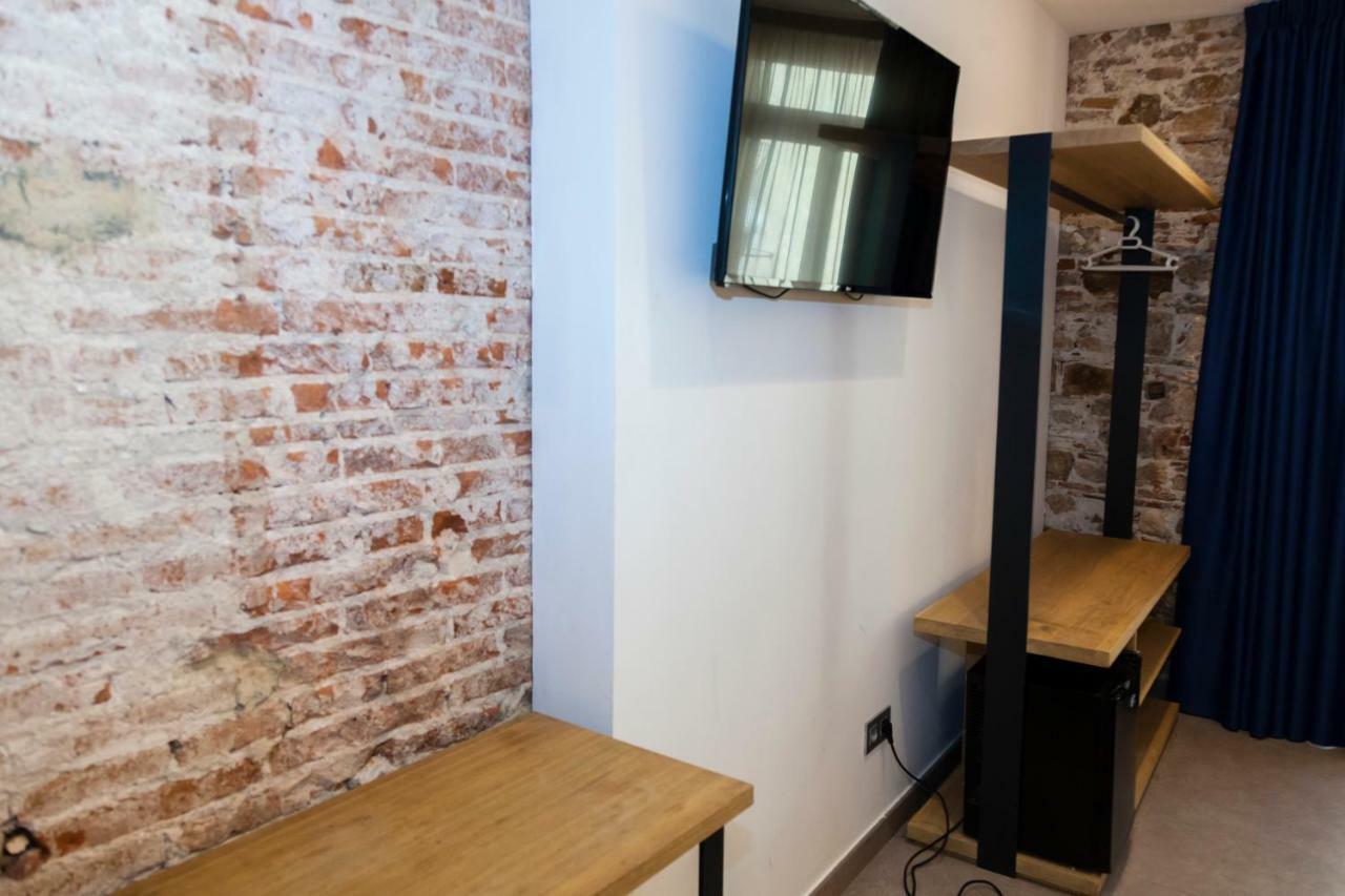 Hostal Paris Barcelona Bagian luar foto