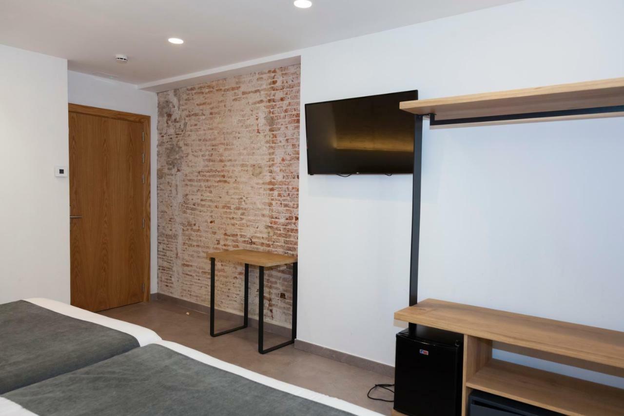 Hostal Paris Barcelona Bagian luar foto